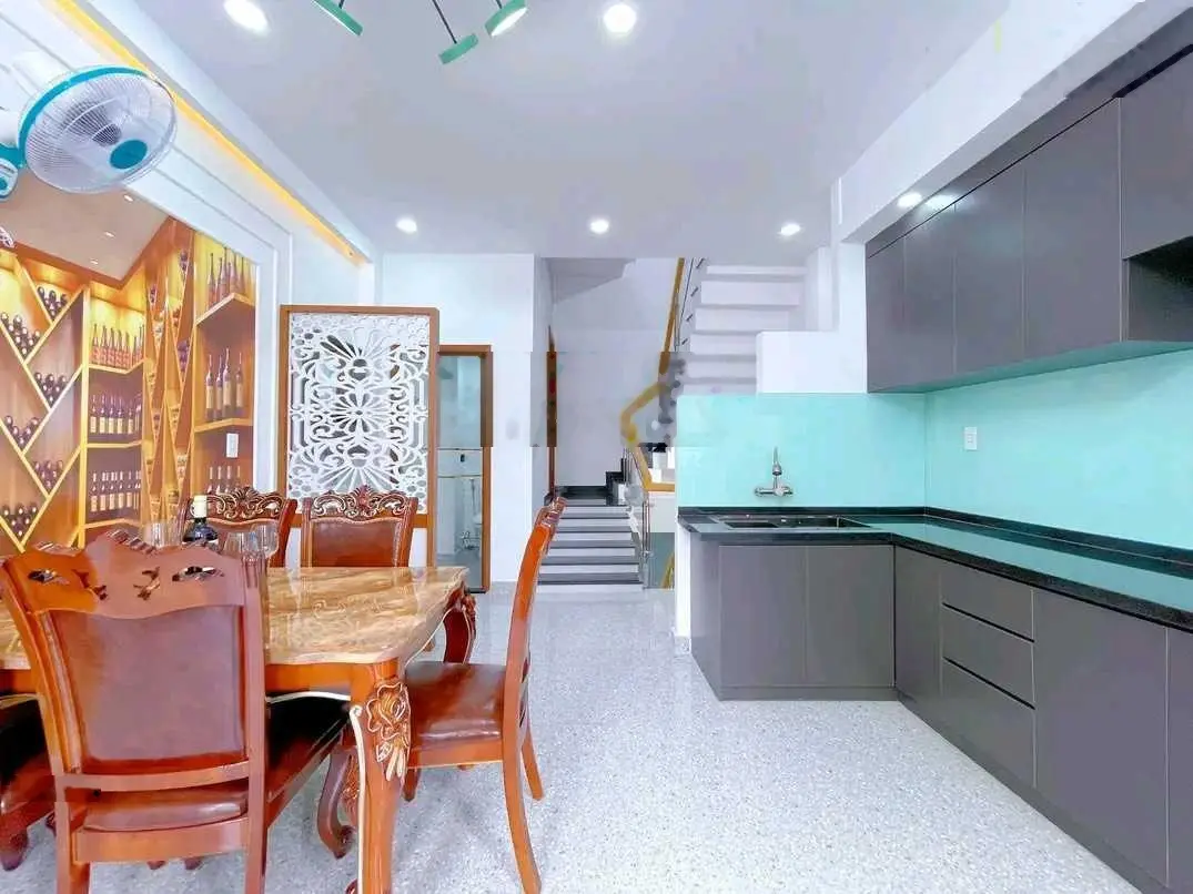 Nhà ngộp bán gấp căn 42m2 hẻm xe hơi đường Phan Đình Phùng P2 Phú Nhuận. Triệu. Sổ riêng