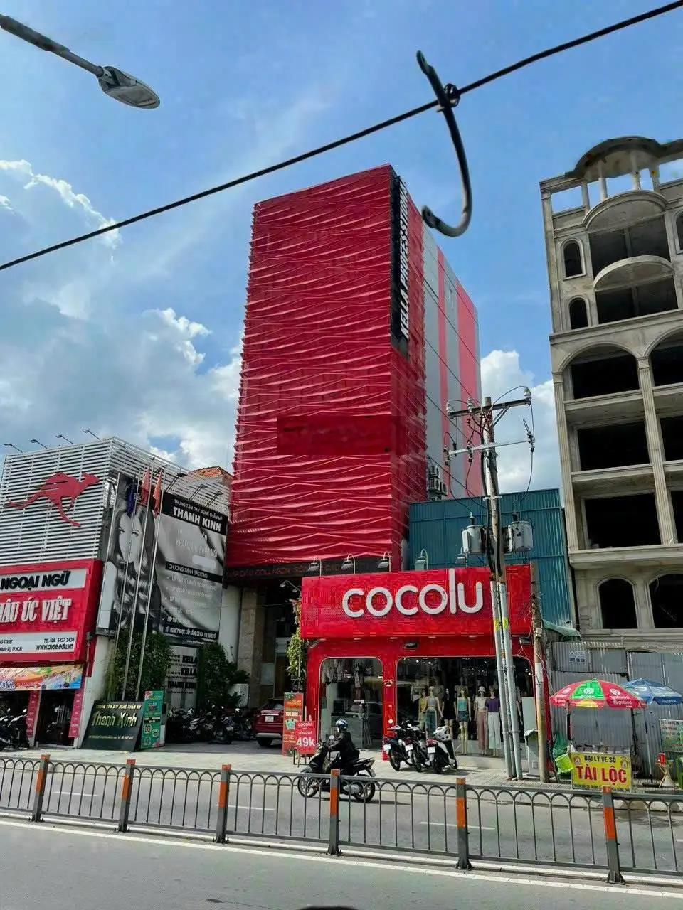 Bán gấp! Mặt Tiền Nguyễn Thị Minh Khai,Quận 3 - DT: 14x40m - XD: Hầm 14 Tầng - Giá bán: 330 tỷ TL