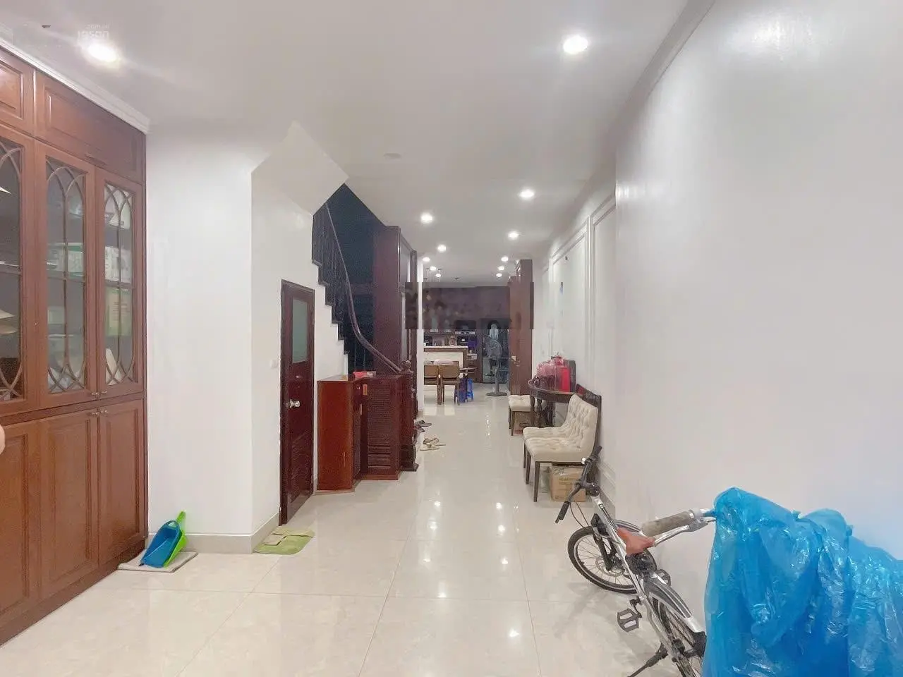Quá hiếm, nhỉnh 27 tỷ có nhà Phố Trích Sài 69m2, view Hồ Tây, 2 thoáng, thang máy, gara.