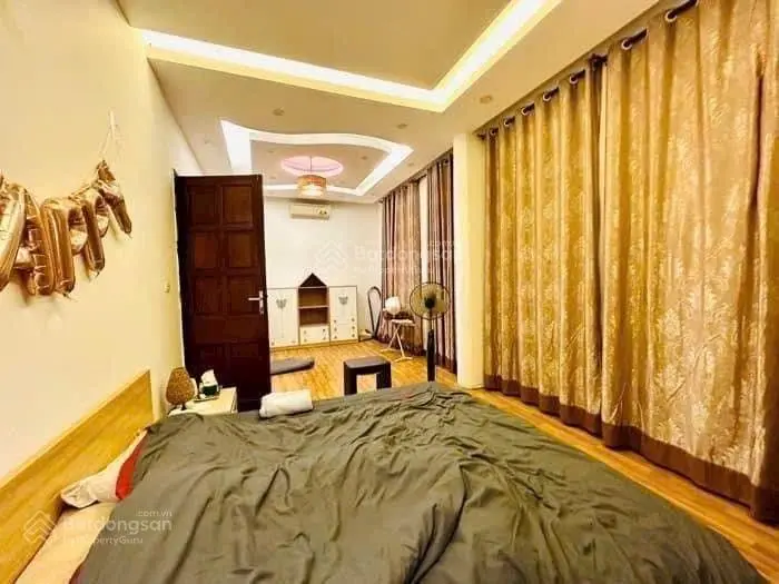 Biệt thự Thái Thịnh, 100m vuông, ô tô đỗ cửa, mặt tiền 8m, 12,9 tỷ
