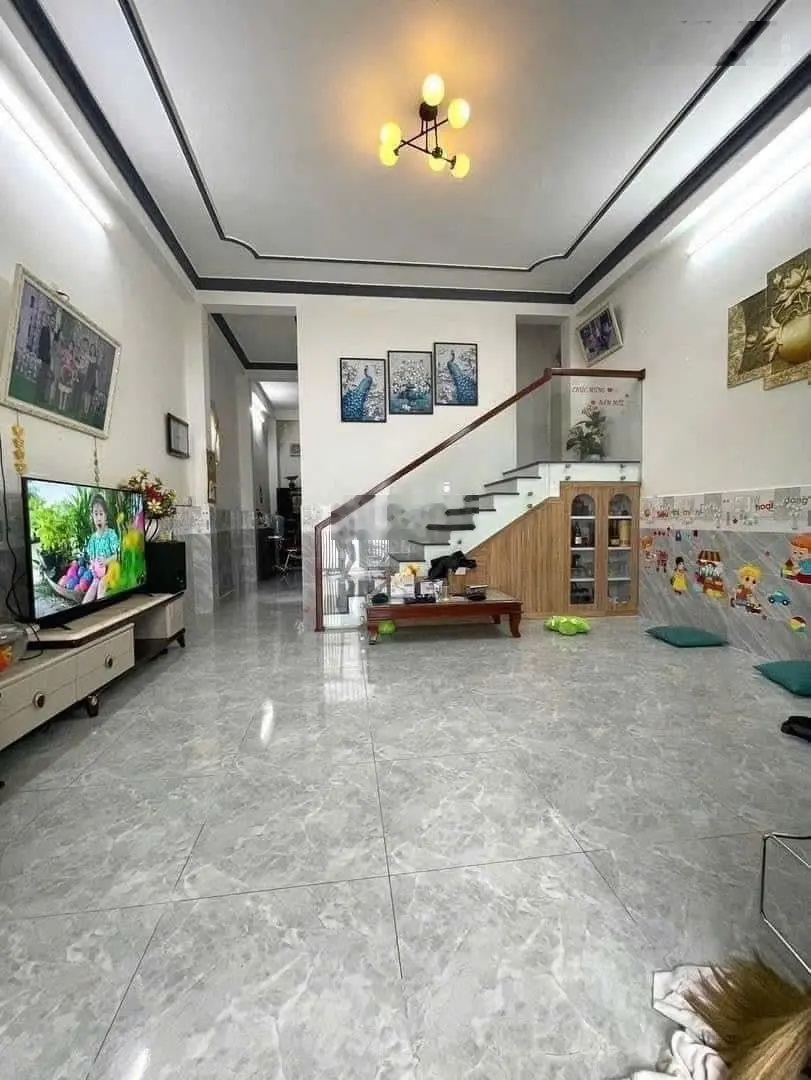 Bán nhà cho thuê DT 75m2 SHR nằm ngay đường Trịnh Như Khuê Nằm sát chợ Bình Chánh KDC đông đúc