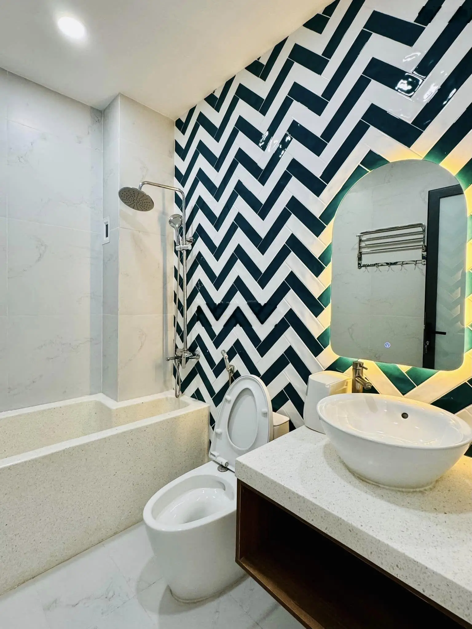 HẠ GIÁ BÁN NHANH NGUYÊN HỒNG,GÒ VẤP,3TY5 ,5X16,1T3L , 4PN, 5WC , HẺM TO 6M , THUÊ LÀM SHOP HOA 15TR