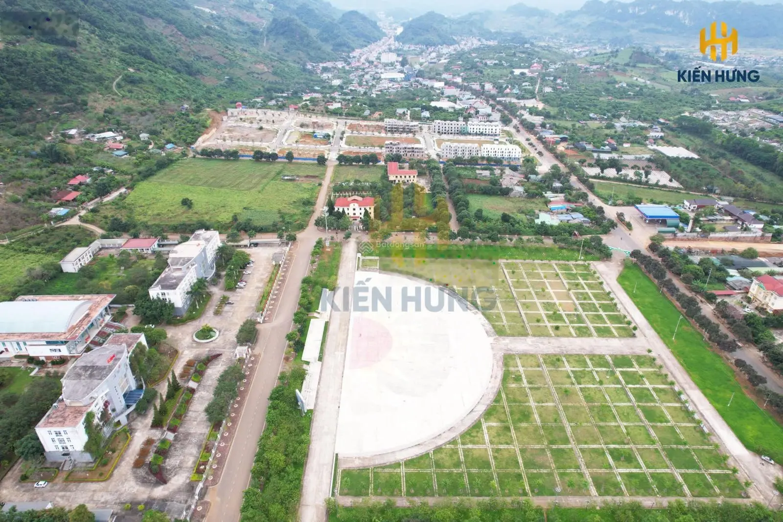 Bán khách sạn mini, liền kề tại Cao Nguyên Mộc Châu LH 0979 621 ***