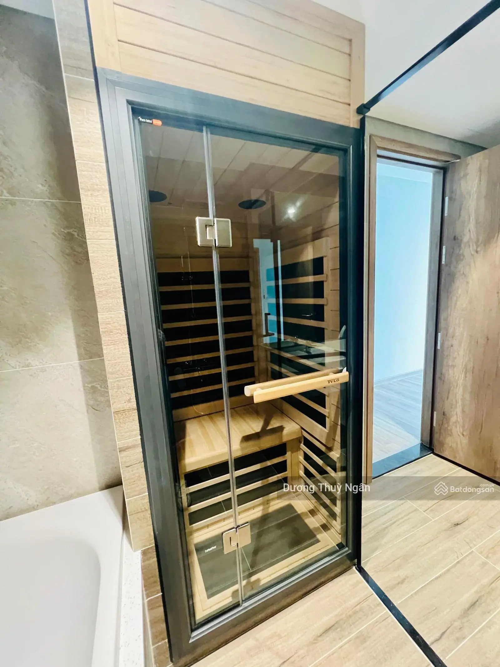 Landmark: Bán căn hộ 2PN 73,84m2 - có ban công hoa - 4,5x tỷ bao phí
