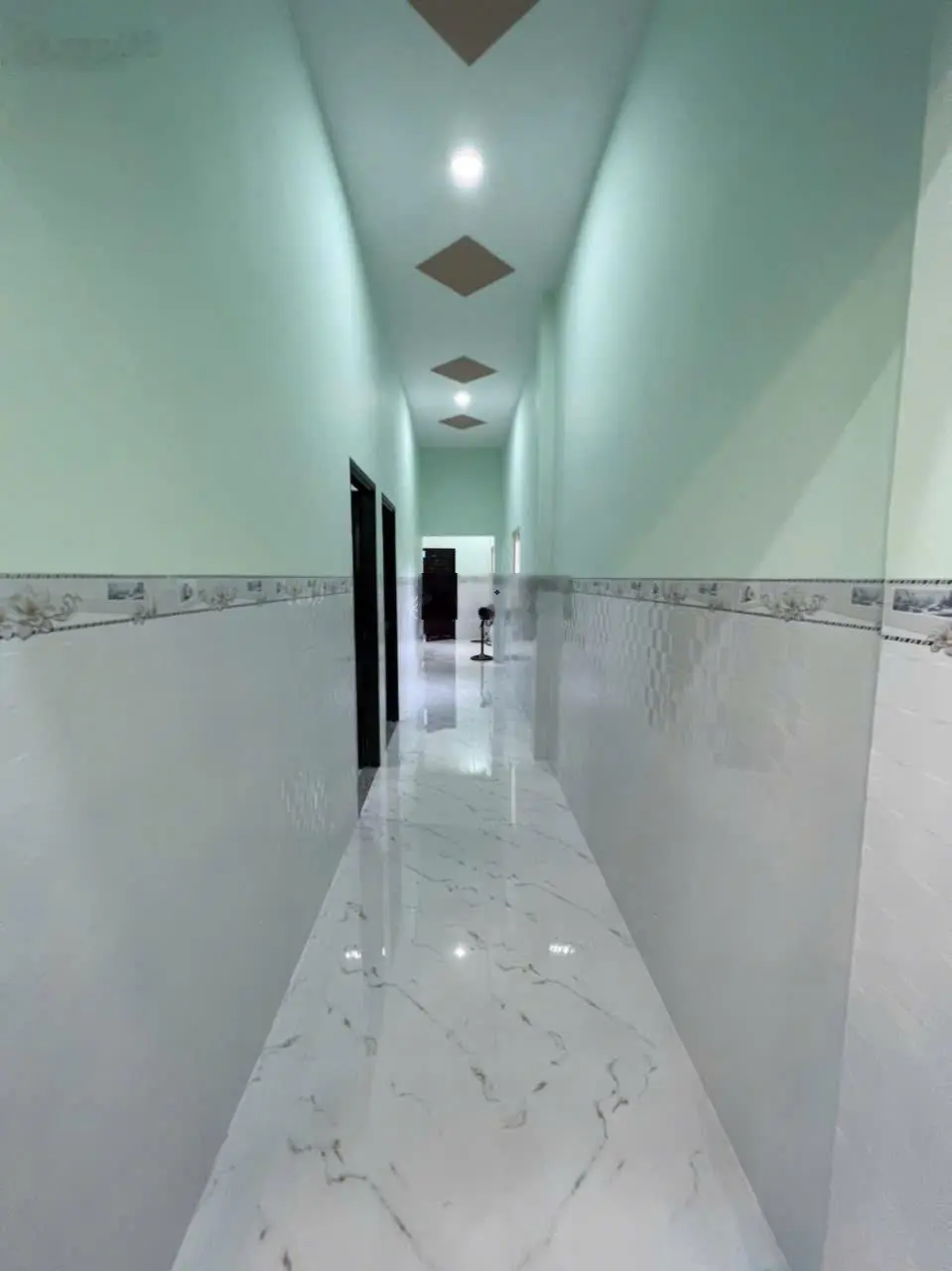 Chủ gửi bán cần bán gấp căn nhà đường thông xe hơi ấp Bình tiền 1 xã Đức Hòa Hạ