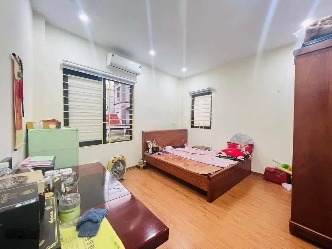 Bán nhà Tây Mỗ giá chỉ 4,25 tỷ diện tích 45m2 - 5 tầng - 4 PN - cách ô tô 30m, ngõ rộng thoáng