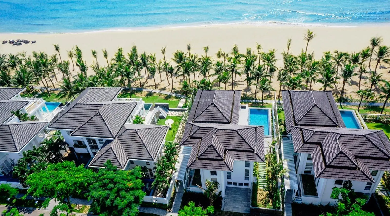 Cần bán gấp căn villa Premier 4PN view biển full nội thất, khai thác 1,2 tỷ/năm, sổ hồng lâu dài