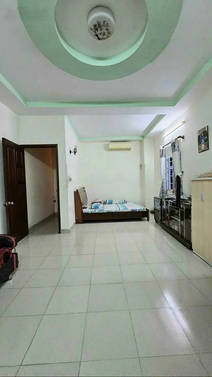 Nhà mặt tiền kinh doanh 4 tầng 4,2x22m2 Trường Thọ, Thủ Đức