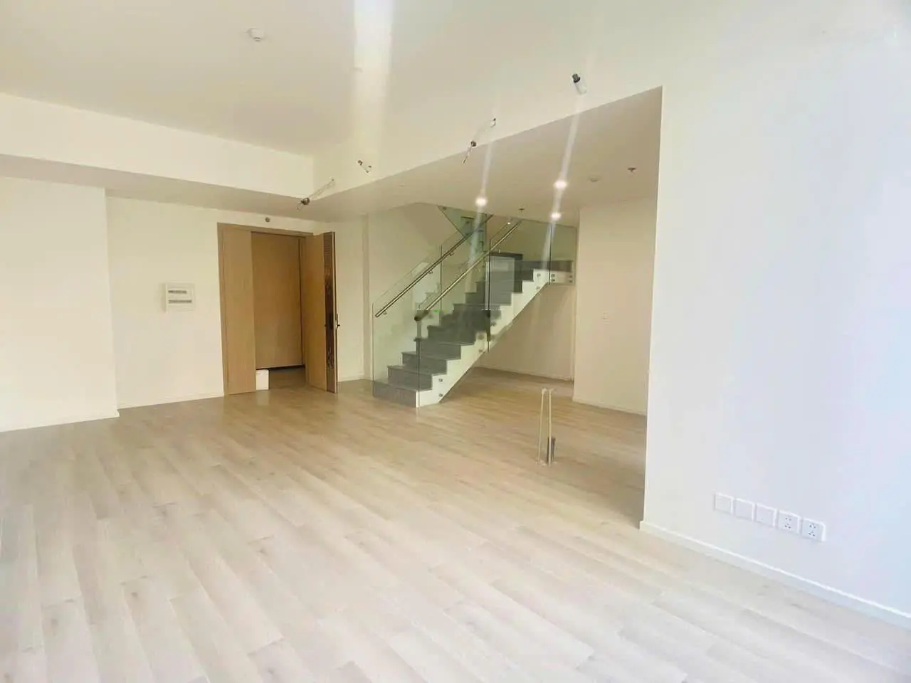 Bán duplex Masteri Centre Point tại Vinhomes Q9 Liên hệ 0828/030/977 em Thiện