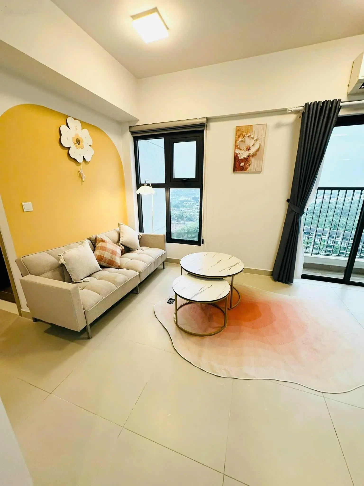 Bán CH 2PN ban công đông Nam, view vịnh Aquabay . Giá 2,x bao phí. LH em Hạ 0363 931 ***