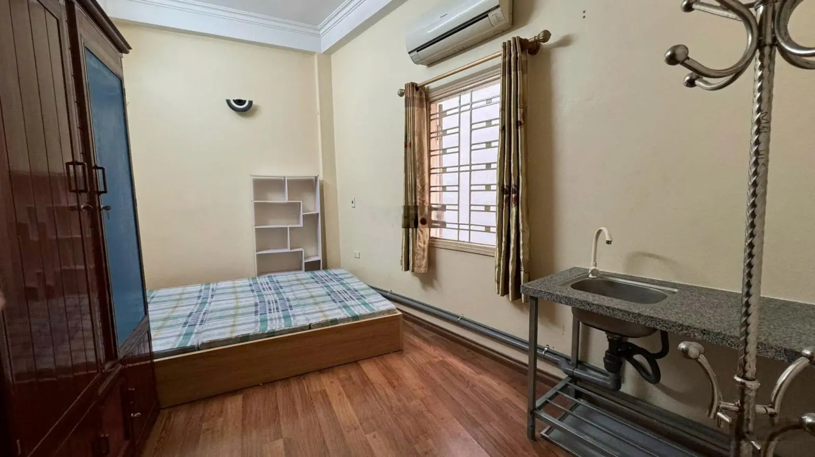 Cần bán nhà riêng giá 8,6 tỷ VND tại Mỹ Đình 2, Hà Nội 44m2x5tang.o tô lùi cửa