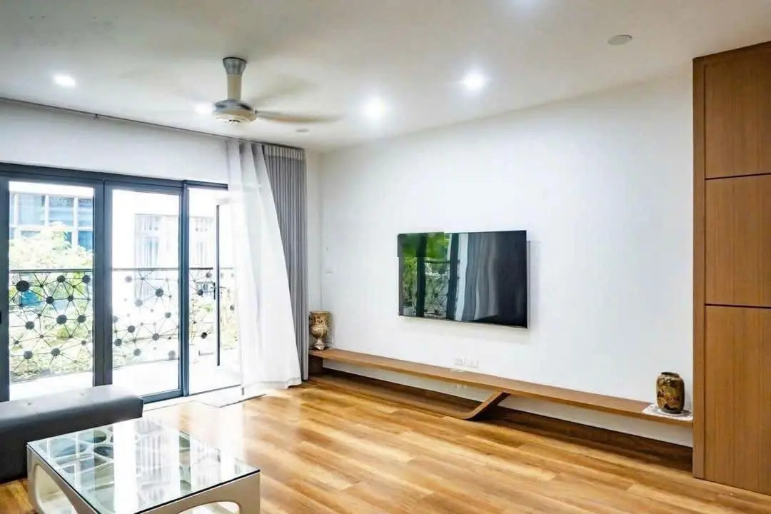 Cực hót-nhà mặt phố-giá ngõ-ôtô tránh- kinh doanh-phan văn trị-đống đa- 50m2- 5 tầng-mt:4m- 23 tỷ