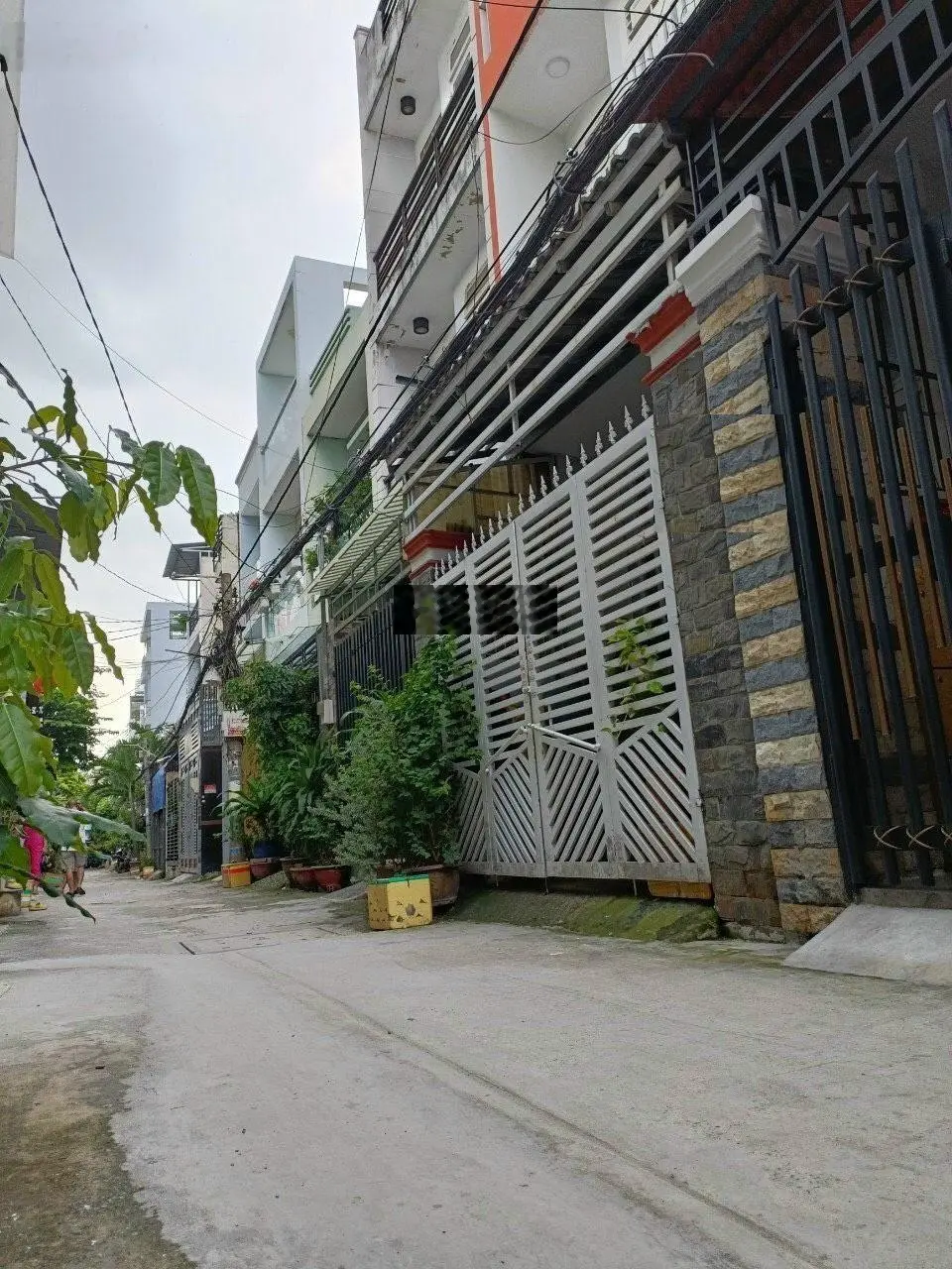 Bán nhà HXH 666 đường 3 Tháng 2, P. 14, Q. 10 (DT: 3.5x13m) nhà 3 lầu sân thượng