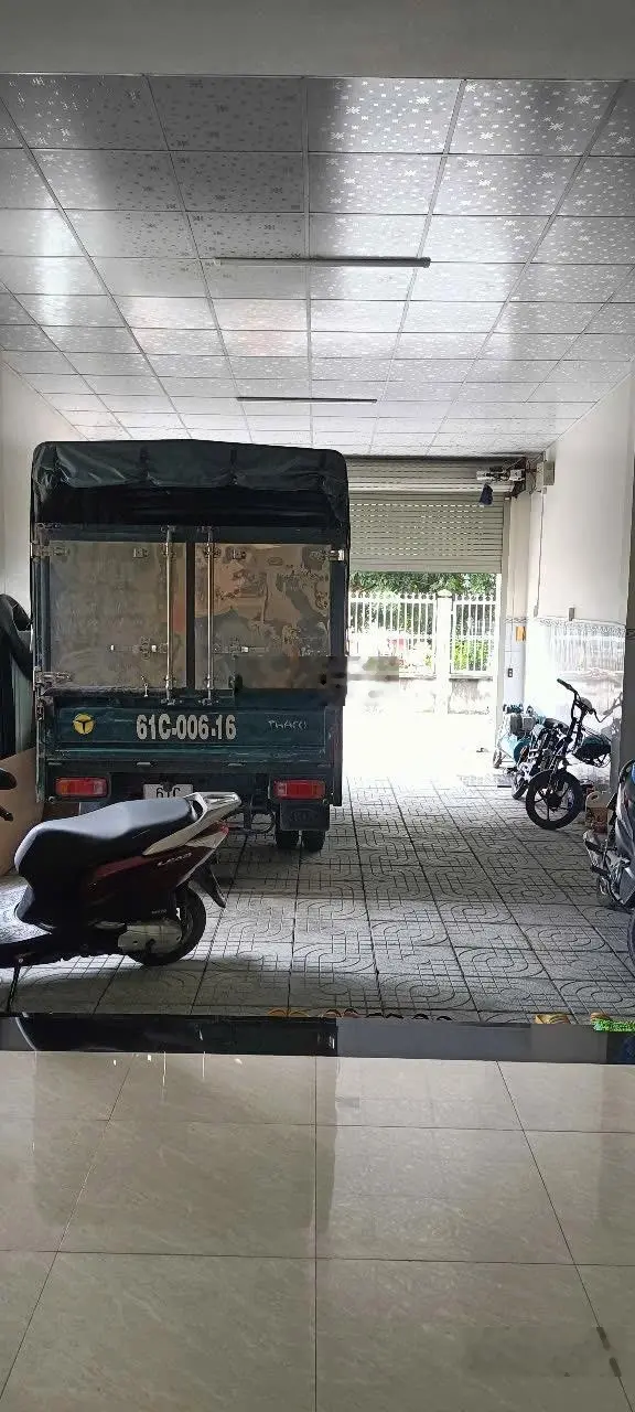 Bán gấp căn nhà tâm huyết rất đẹp ngay gần ga xe lửa dĩ an: 0933352944