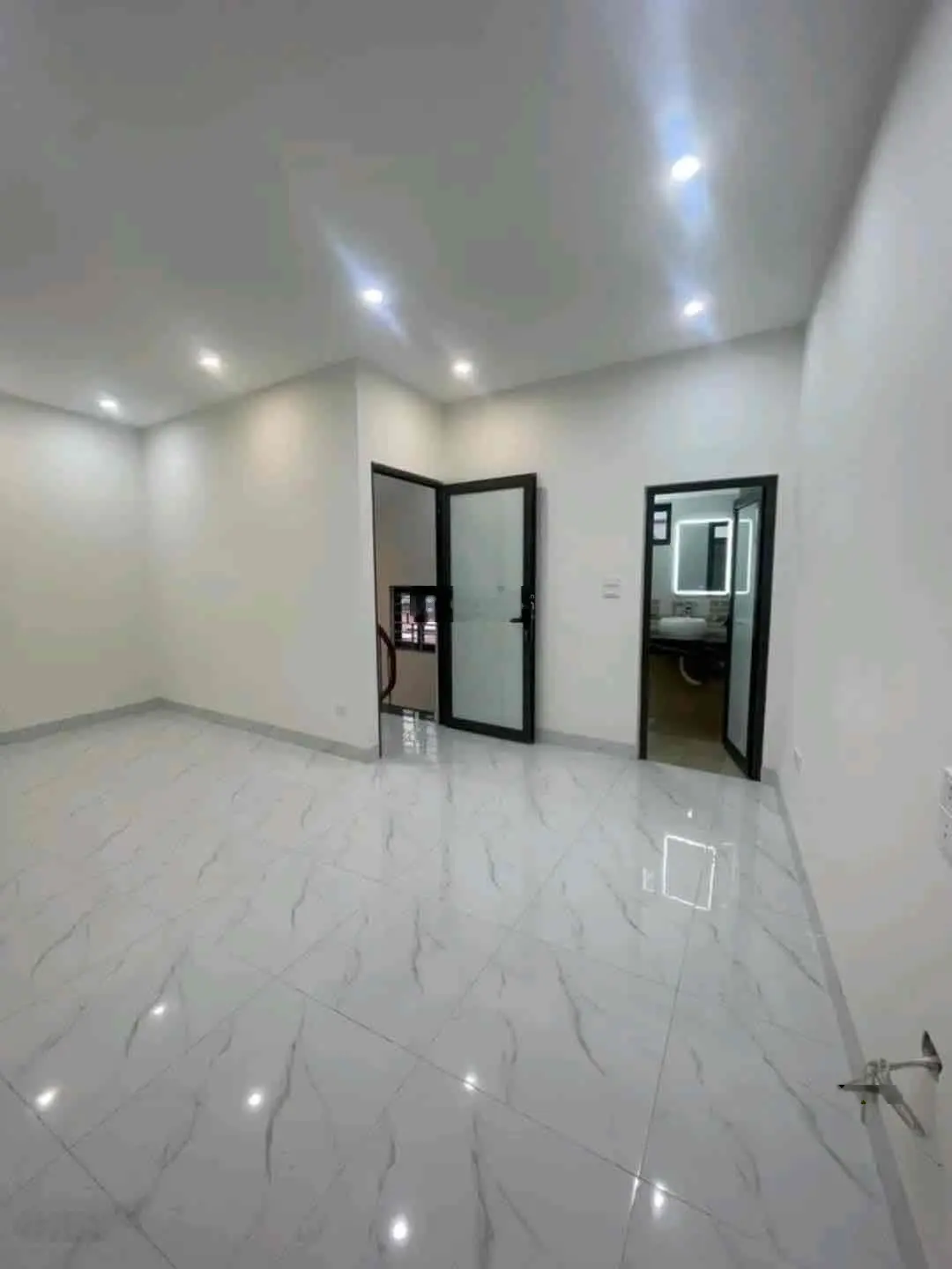 Cần tiền khởi nghiệp bán nhà thanh xuân 5 tầng 4 ngủ đầy đủ công năng. sổ đỏ sẵn giao dịch ngay