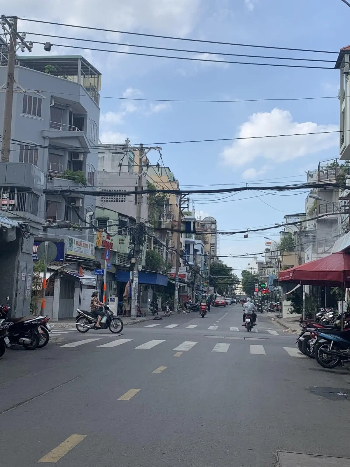 Bán nhà siêu vị trí Mặt Tiền Vĩnh Viễn. DT 5,5 x 15m. KC 4 Tầng + Lửng. Giá chỉ 25 tỷ 500 bớt lộc!!