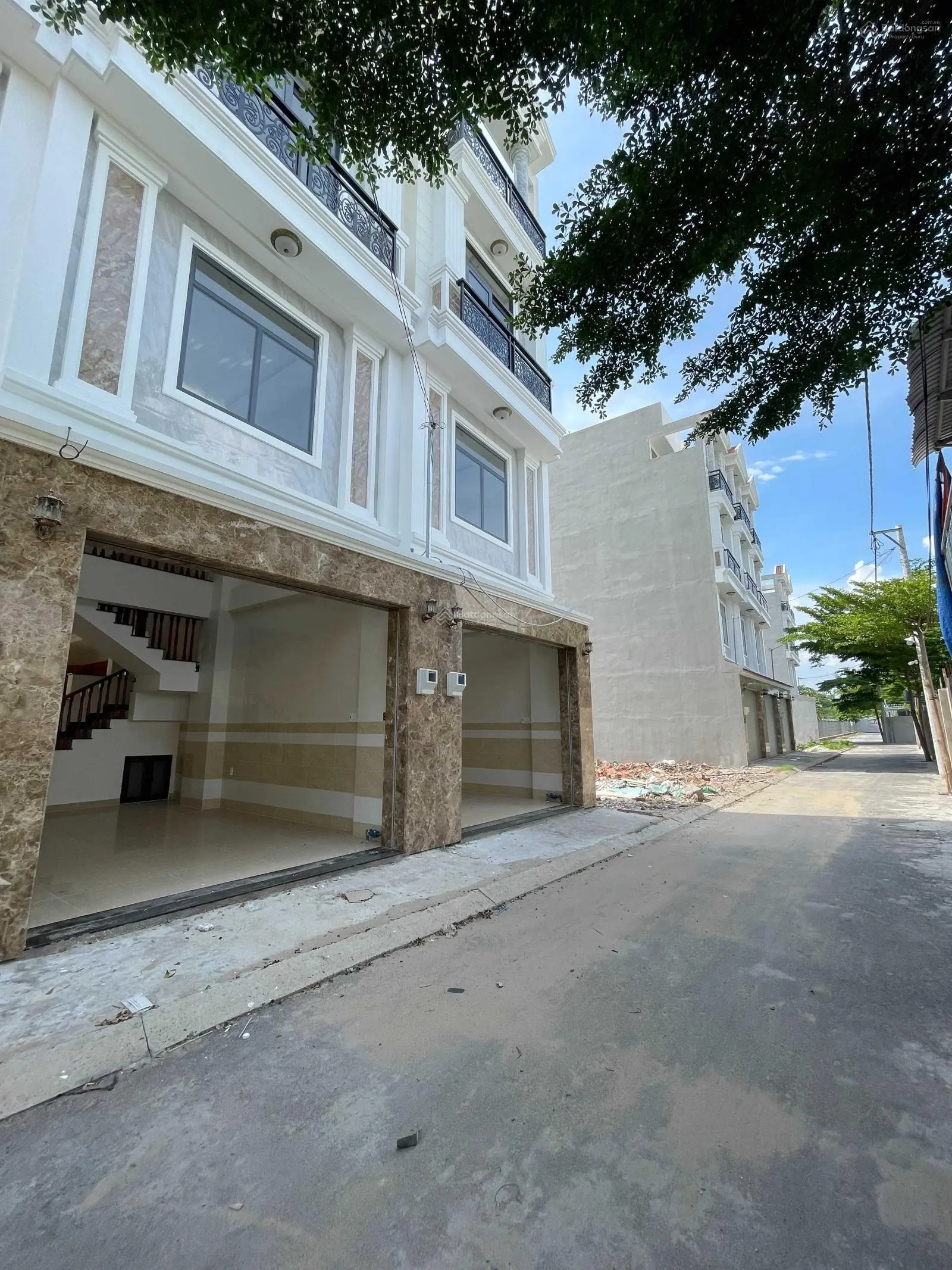 Nhà cực đẹp trong khu đồng bộ ven Sông Sài Gòn, Liền kề Vạn Phúc, 60m2 (nở hậu), Nhà mới sổ riêng