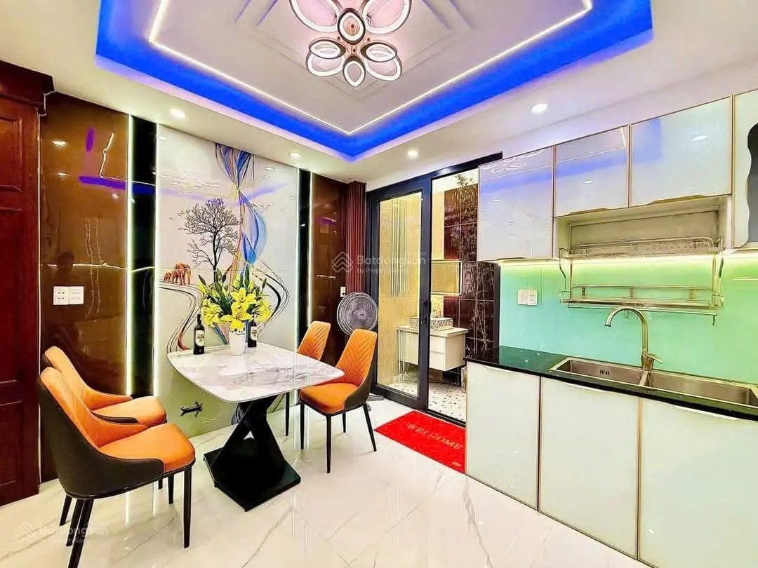 Chủ cần bán gấp nhà hẻm ô tô Phạm Văn Chiêu Gò Vấp 56m2, 1 trệt 3 lầu 5PN 6WC giá 2ty950, SHR