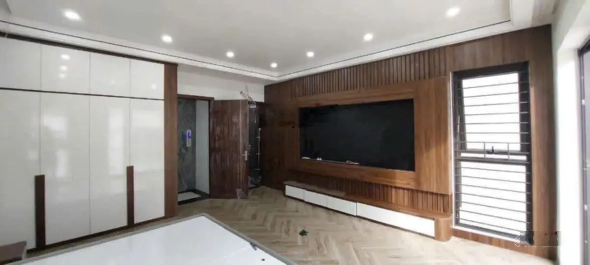 Bán nhà phố Bồ Đề, Long Biên , 7 tầng,thang máy, lô góc 2 thoáng, ô tô 7 chỗ vào nhà