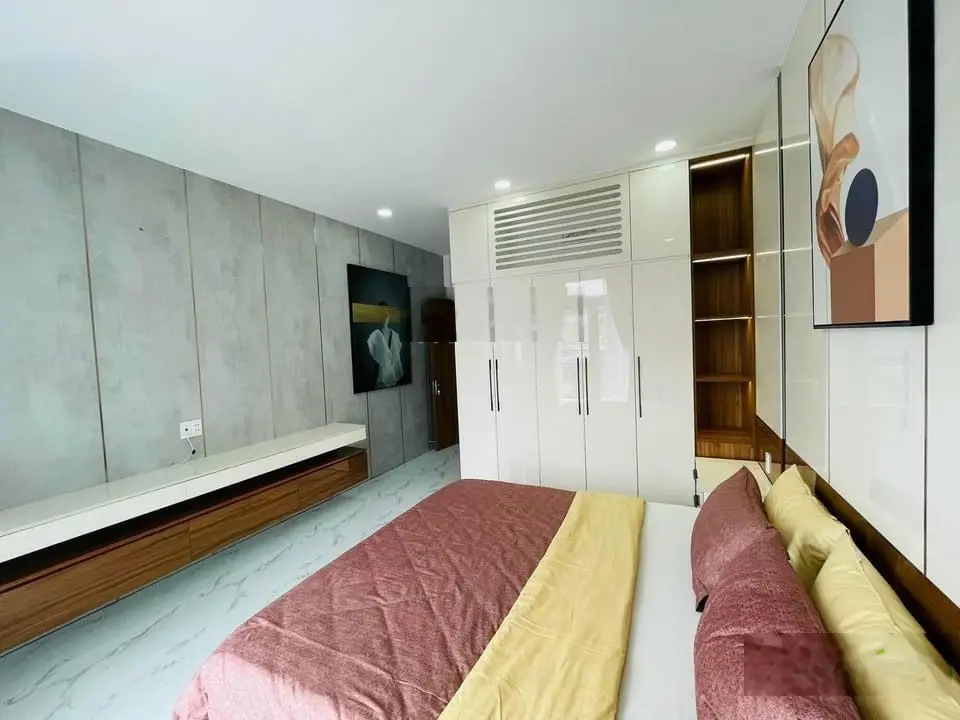 Bán nhà MT Nguyễn Triệu Luật, 4x22m, 3 lầu, đầy đủ nội thất mới đẹp, ngay chợ tiện kinh doanh