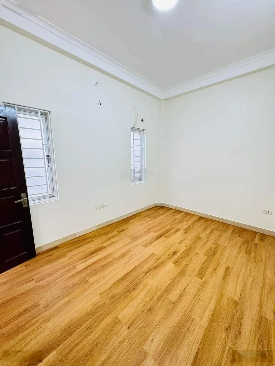 Chính chủ bán nhà Hai Bà Trưng, DT 40m2, nhỉnh 7 tỷ, ô tô đỗ cửa, ô tô vào nhà, lô góc, ngõ thông