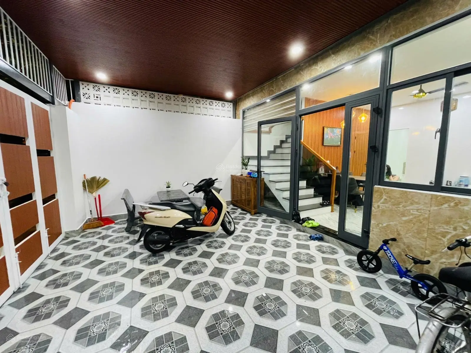 Bán nhà shophouse 3 tầng Lý Nhật Quang