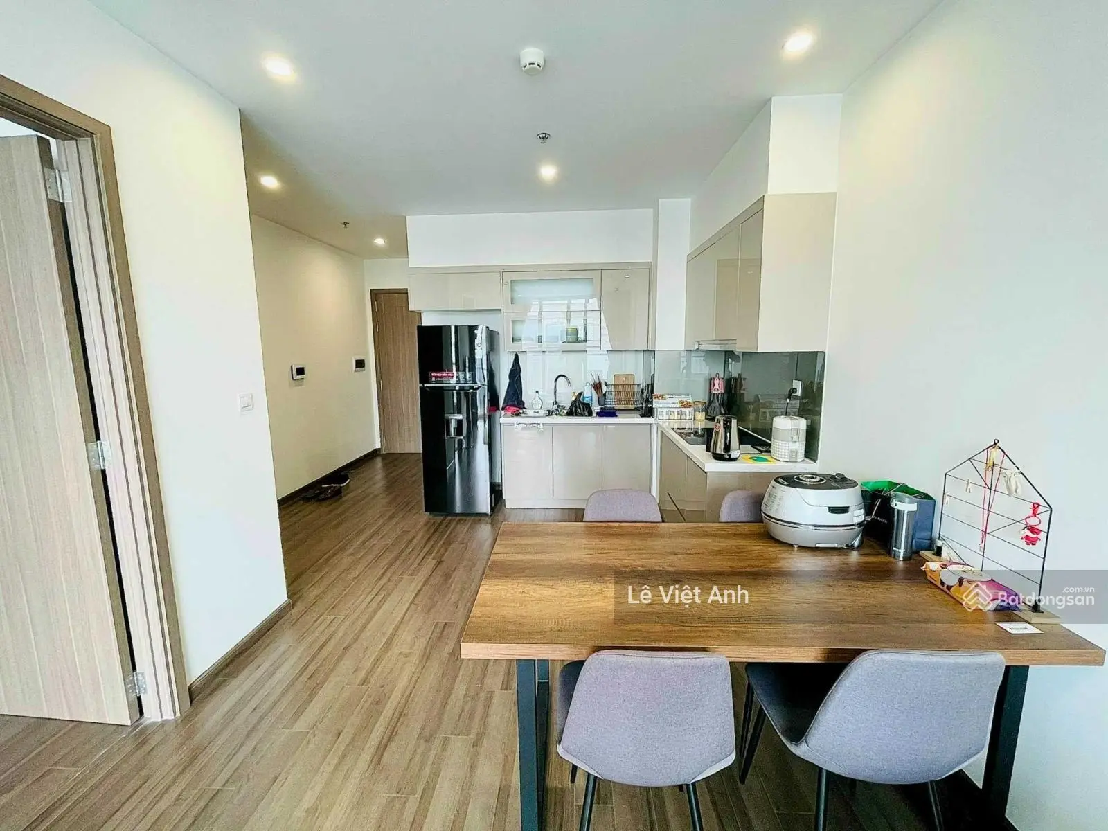 Bán căn hộ 2PN, 2VS - Vinhomes Symphony Riverside Long Biên, hướng Đông Nam, full nội thất hiện đại
