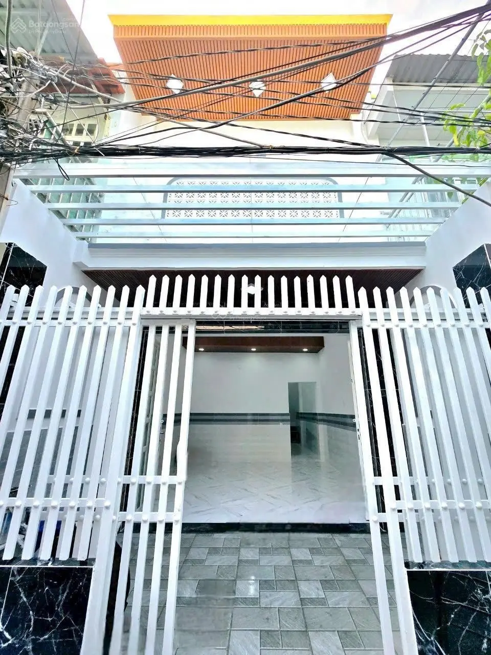 Bán nhà có phòng ở tầng trệt - 48m2 - có sân đậu xe thoải mái