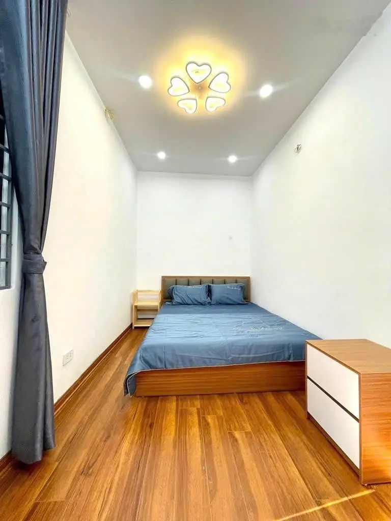 Hồng Mai - Bạch Mai - ngõ thông - gần phố - nhà mới ở luôn - 33m2 - 4 tầng - giá 4.5 tỷ