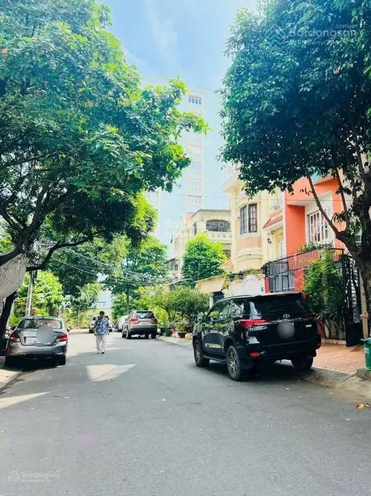 10 x 20m, bán biệt thự MT đường C.18 - trung tâm K.300 (giá 50 tỷ)
