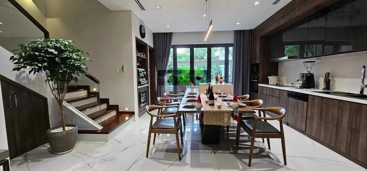 Cần bán nhanh căn Nine South 7x20m 16 tỷ nhà hoàn thiện LH 0989 866 *** Tuyền