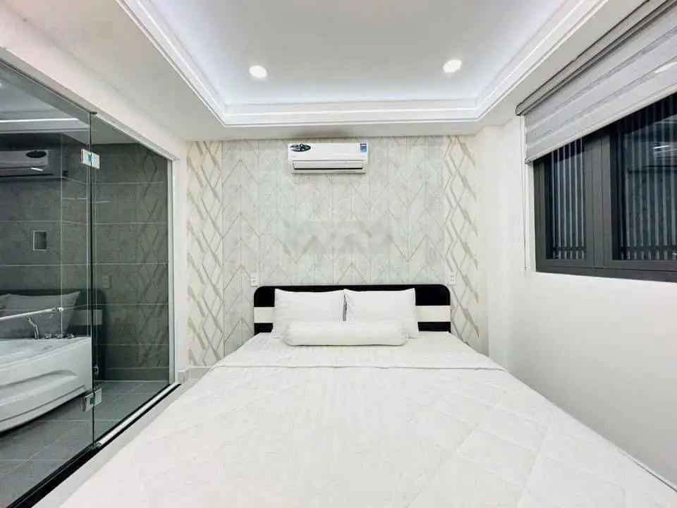Bán nhà, Đ. Hoa Phượng Phường 2 Phú Nhuận, giá 3Tỷ390, DT 80m2, sổ riêng, LH 0896 465 ***