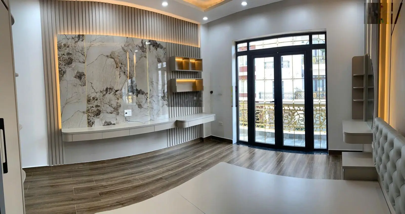 Bán nhà 5 tầng khu phân lô tuyến 2 Lê Hồng Phong ngay ủy ban quận Hải An. Diện tích: 60m2