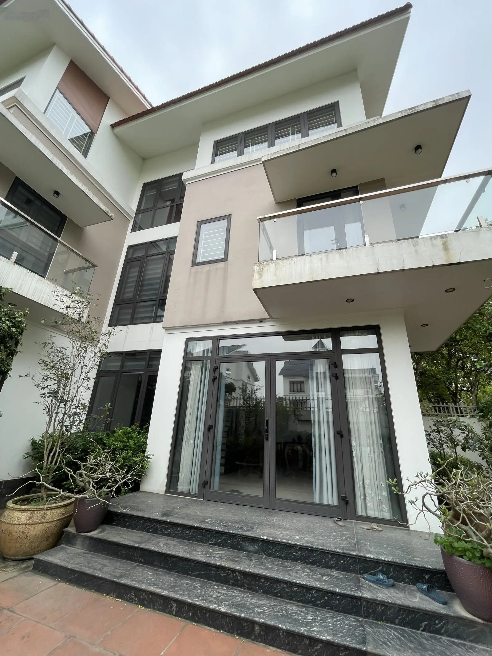 Biệt thự đơn lập 3tầng sang trọng 300m2 - khu đô thị hà phong -mê linh 0912.237.306