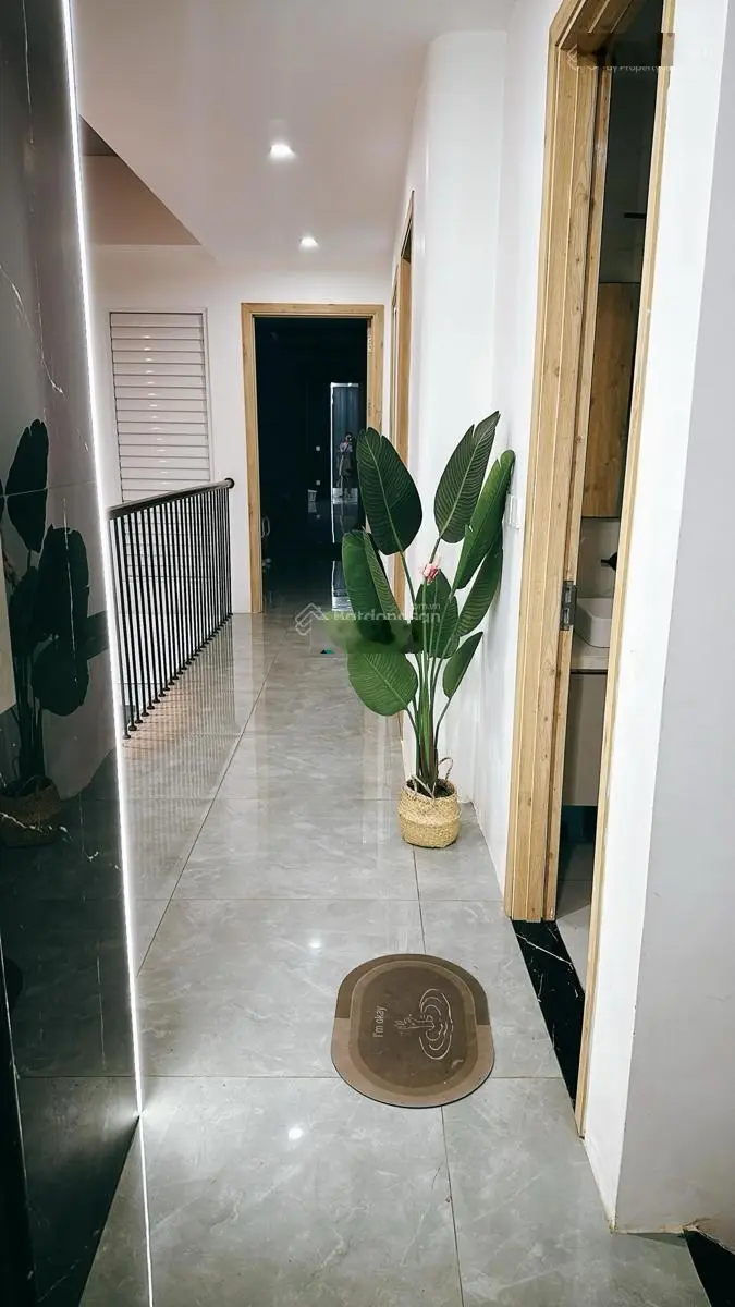 Bác Hùng nhà em cần bán gấp nhà phố Yên Lạc 80m2 6.5 tầng MT 6.1m giá 26.5tỷ, vỉa hè ô tô tránh