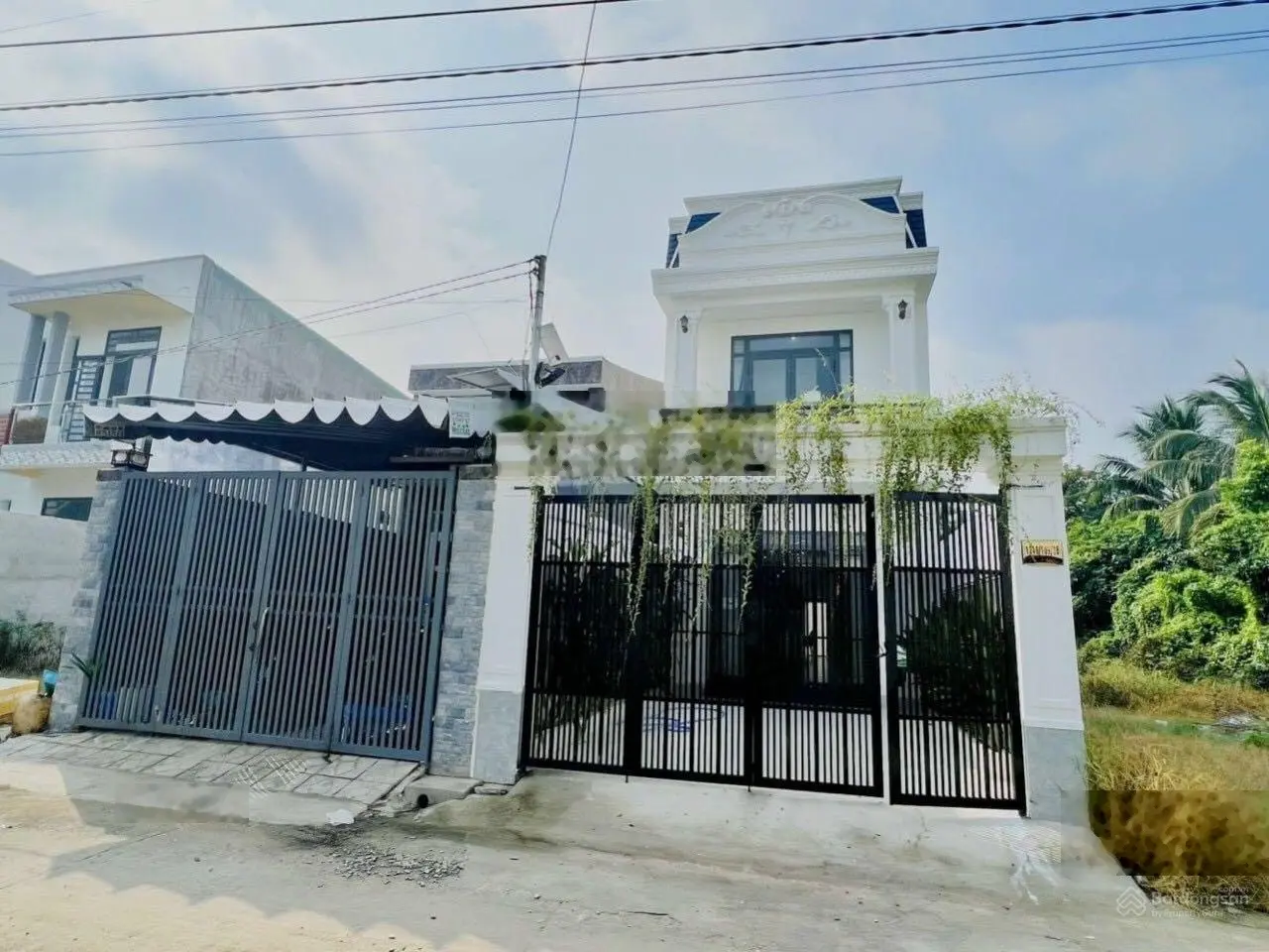 Chính chủ bán nhà có sổ riêng, đất thổ cư, giá 2,05 tỷ, gần đường Đồng Khởi