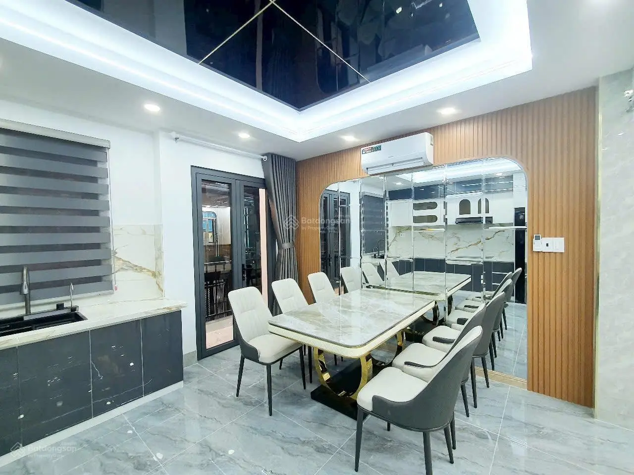 Lên sóng siêu phẩm đúc 3 lầu - hẻm xe hơi full nội thất
