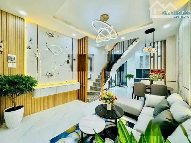 Ngộp BANK cần bán nhà Hoàng Diệu, P4, Q4 DT 52m2/2tỷ990 - Tặng toàn bộ nội thất 0777 708 ***