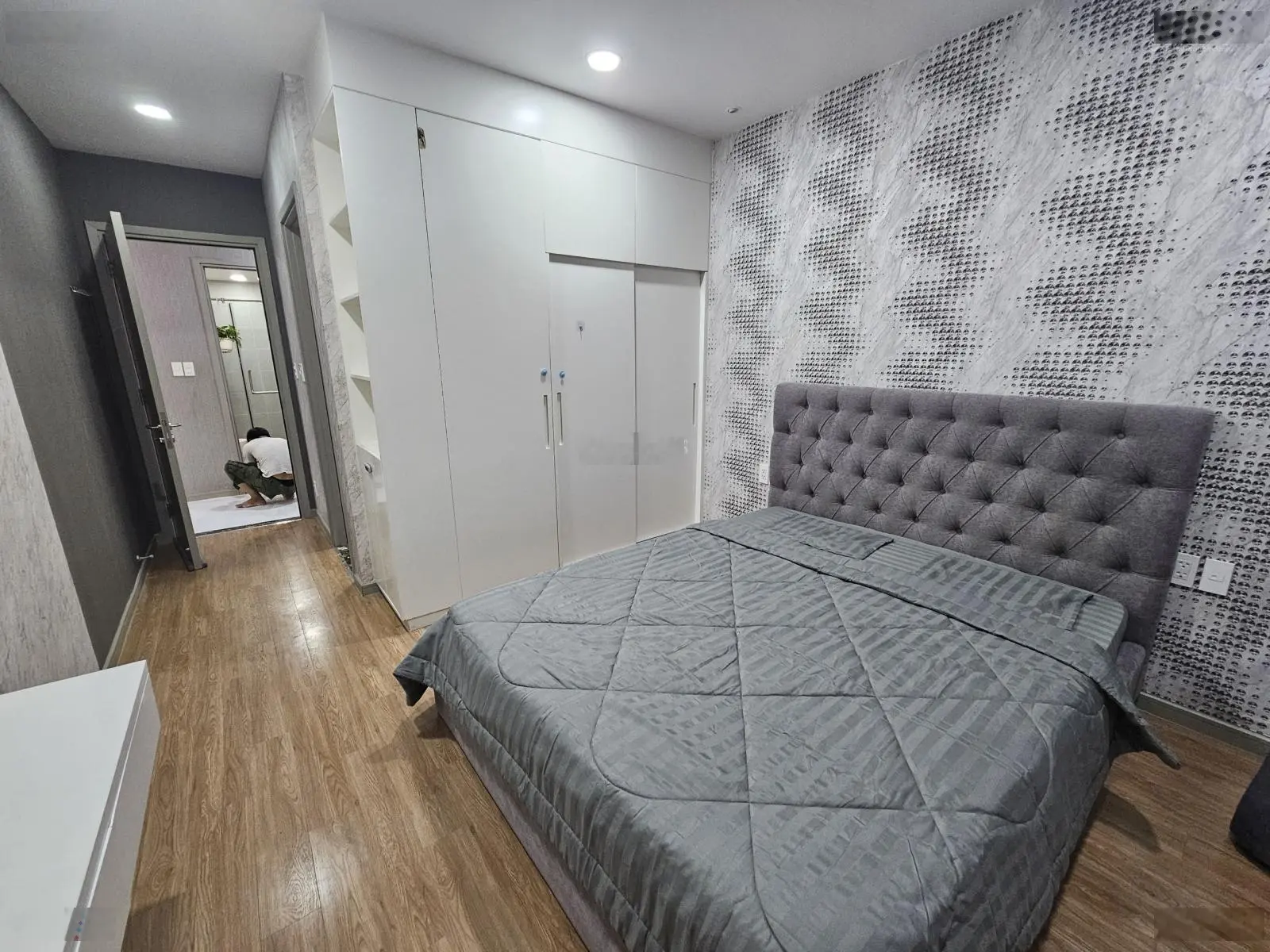 Bán căn hộ Gold View 2PN 2WC, DT: 80m2 sở hữu lâu dài; giá: 4.45 tỷ; View Sông LH: 0972 443 ***