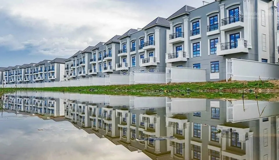Biệt thự song lập 200m2 duy nhất bán lỗ Vinhomes Grand Park - Manhattan