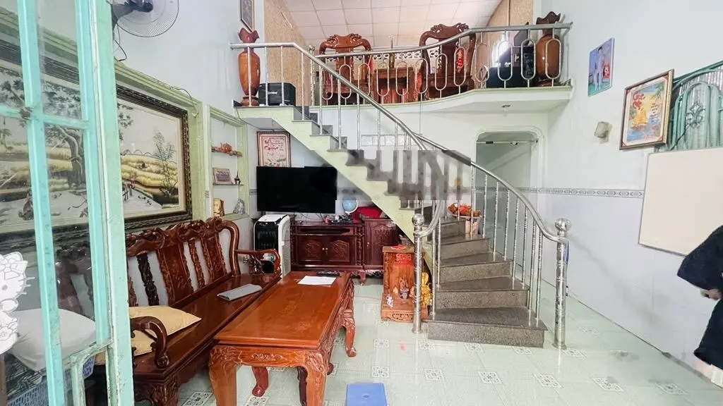 Xe hơi 7chỗ đổ cửa _ dt: 72m2_ ngang 4,56 nở hậu _ bình chiểu thủ đức