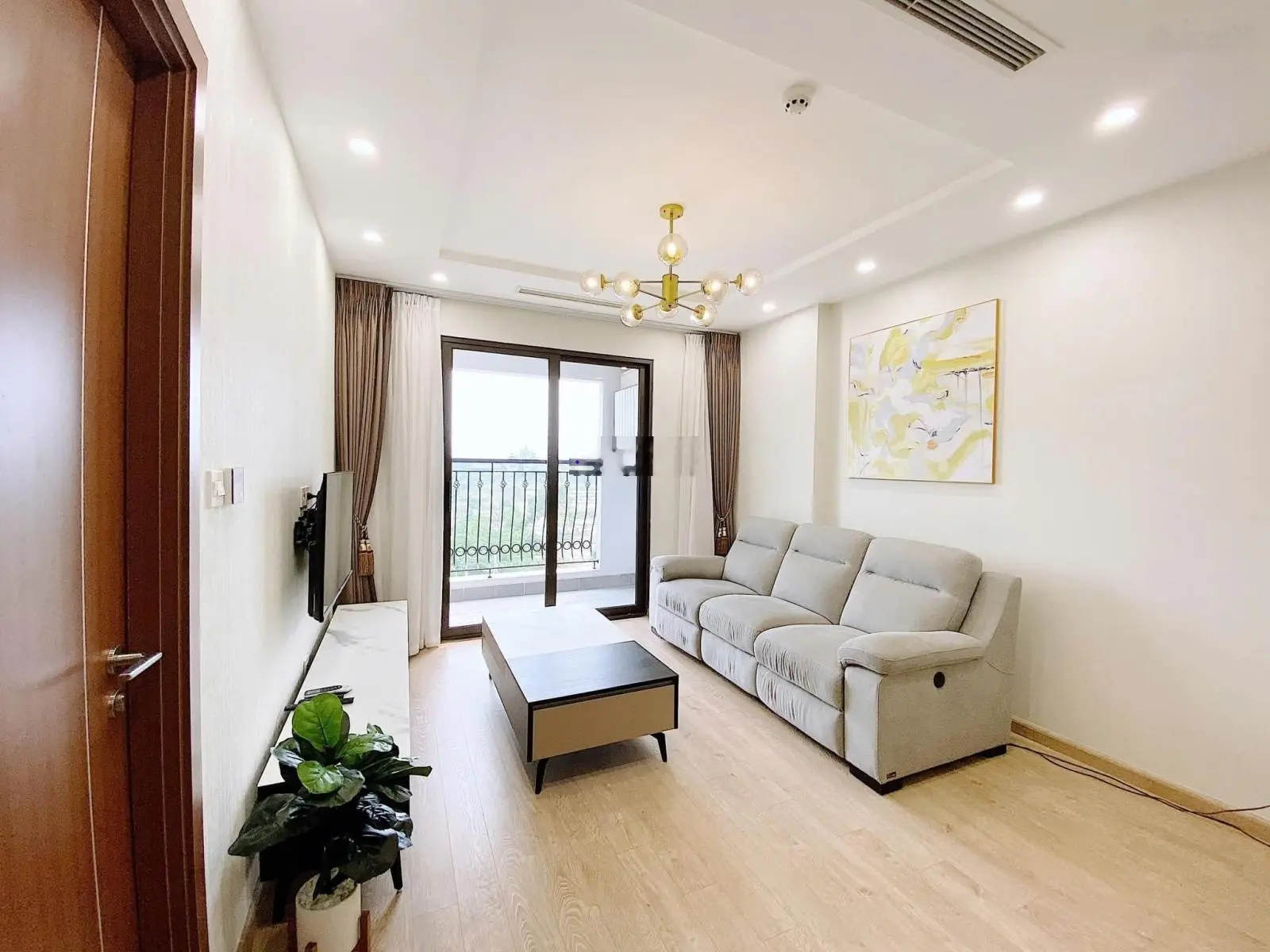 Hiếm:Em Toàn bán căn góc 3 ngủ tòa Florence,nội thất đẹp,view đẹp. LH 0357 536 ***