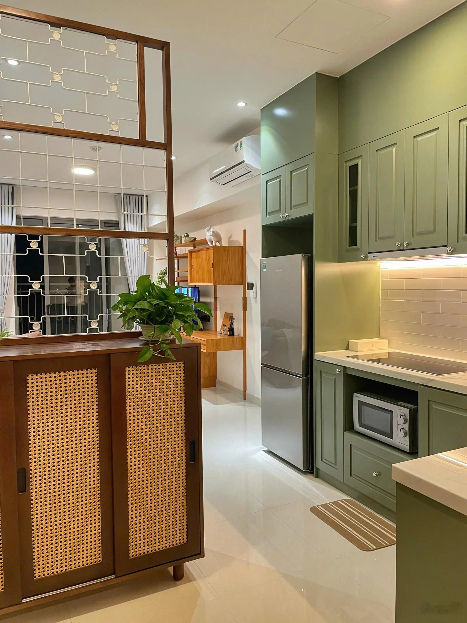 Bán căn hộ 53m2 Saigon Royal Quận 4 nhà đẹp. LH: 0909 024 ***