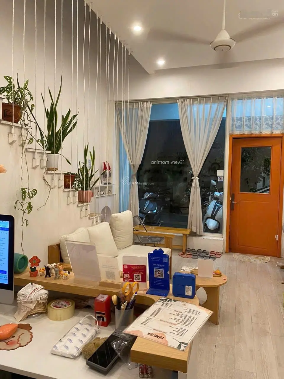 Bán nhà 3 tầng MT đường Phạm Quang Ảnh gần Võ Văn Kiệt, giá 7 tỷ có bớt. LH: 0942992361
