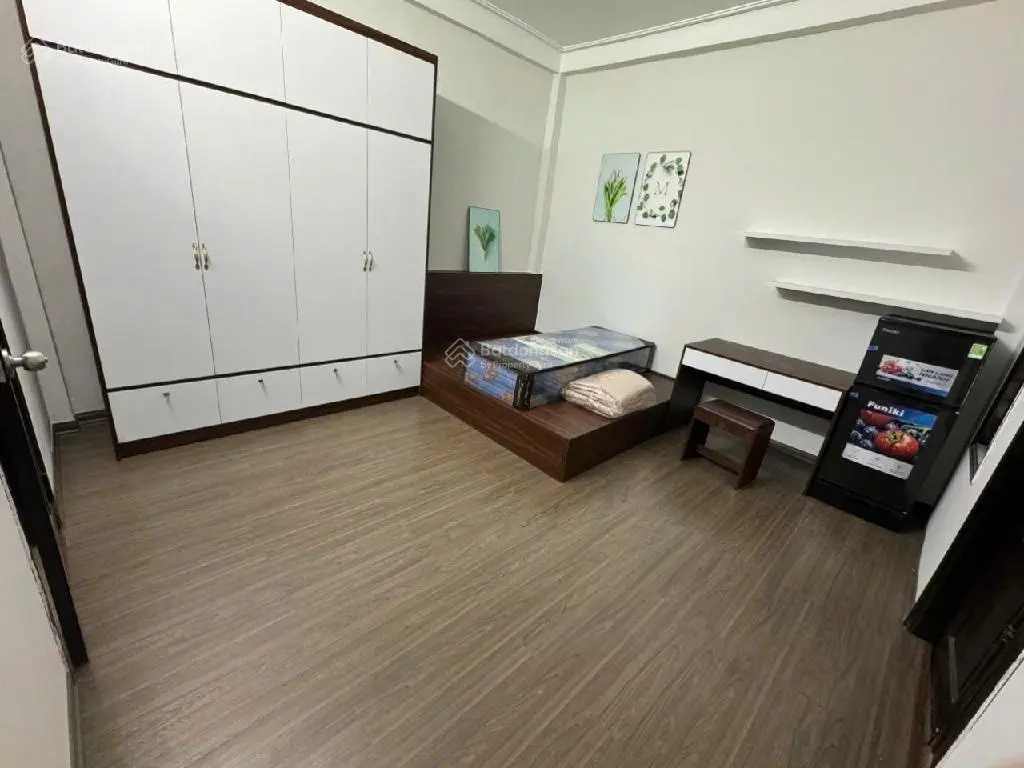 Bán nhà Hồ Tùng Mậu , bán đất tặng nhà 40m2 , mt 4,6m lô góc ngõ ba gác , 6,05 tỷ