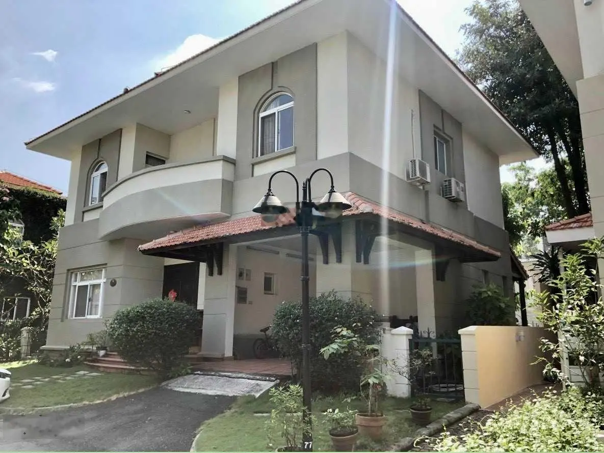 Định cư nước ngoài cần bán lại căn biệt thự đời đầu khu BT Compound Phú Gia (317m2), giá 89 tỷ