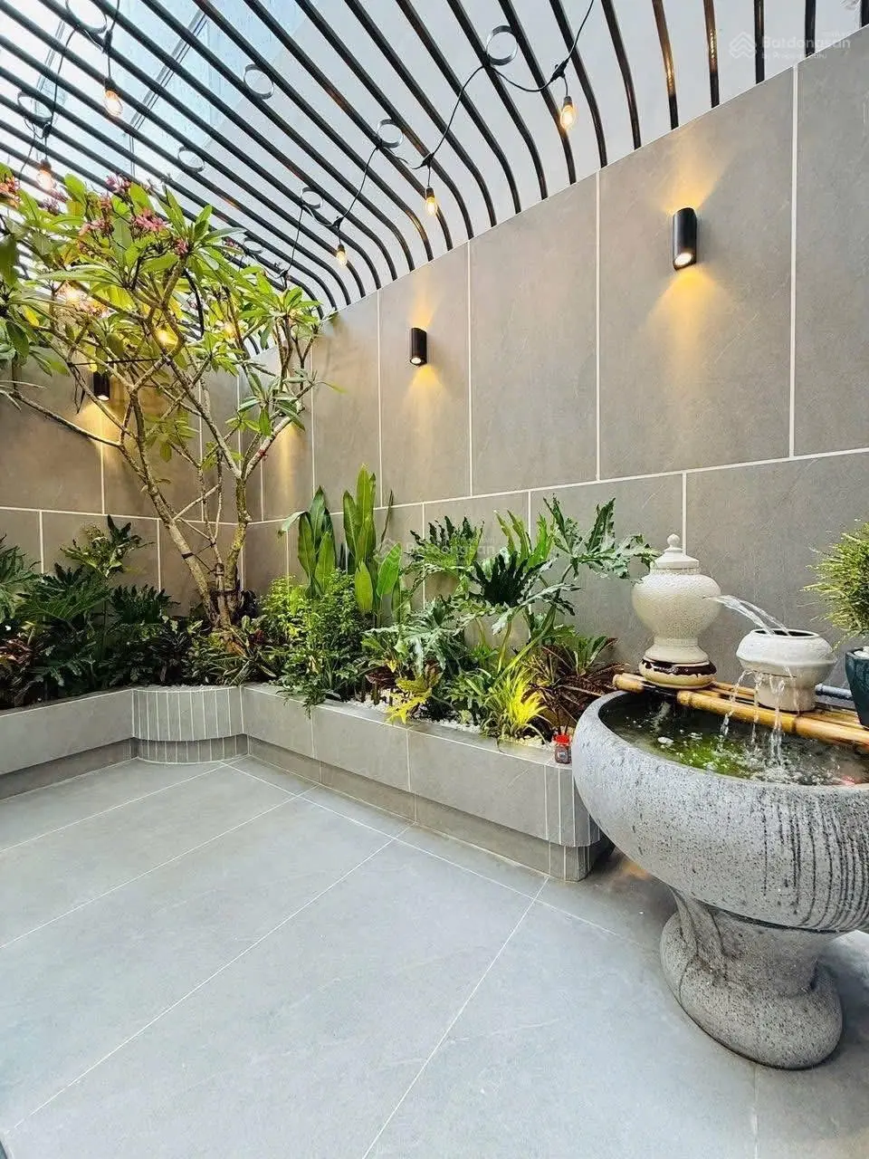 Chú Minh cần bán GẤP nhà hẻm 5m Nguyễn Thị Diệu, Q3, 68m2, 4 tỷ390, sẵn sổ hồng, có hđ thuê 20tr/th