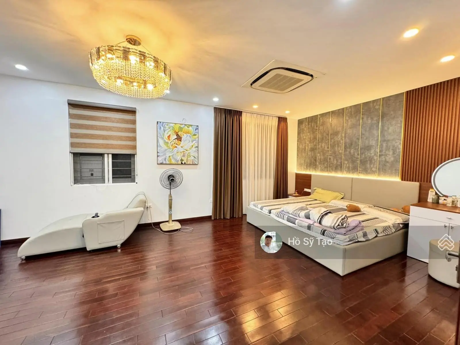 Bán nhà đẹp phân lô đường Trần Quốc Hoàn - Cầu Giấy. Diện tích 82,8m2xMT5,41mx4T. Giá chào 21,46 tỷ