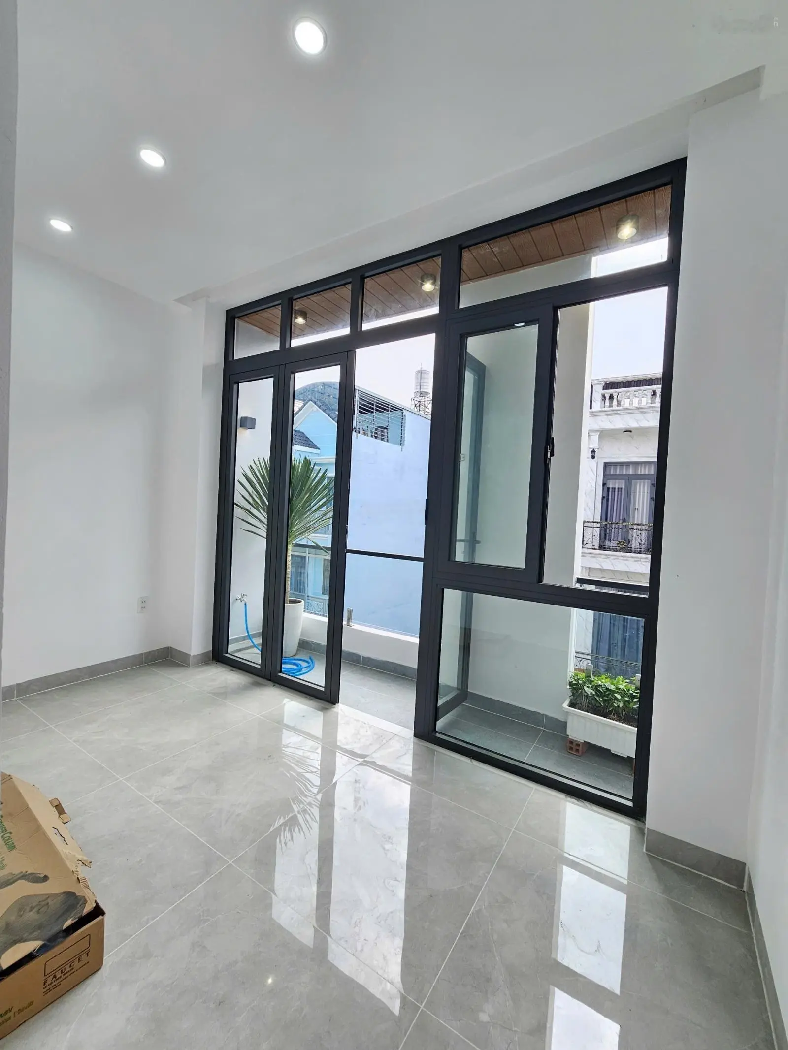 Nhà đẹp Thuận An đã hoàn công, đường 12m thông 2 đầu