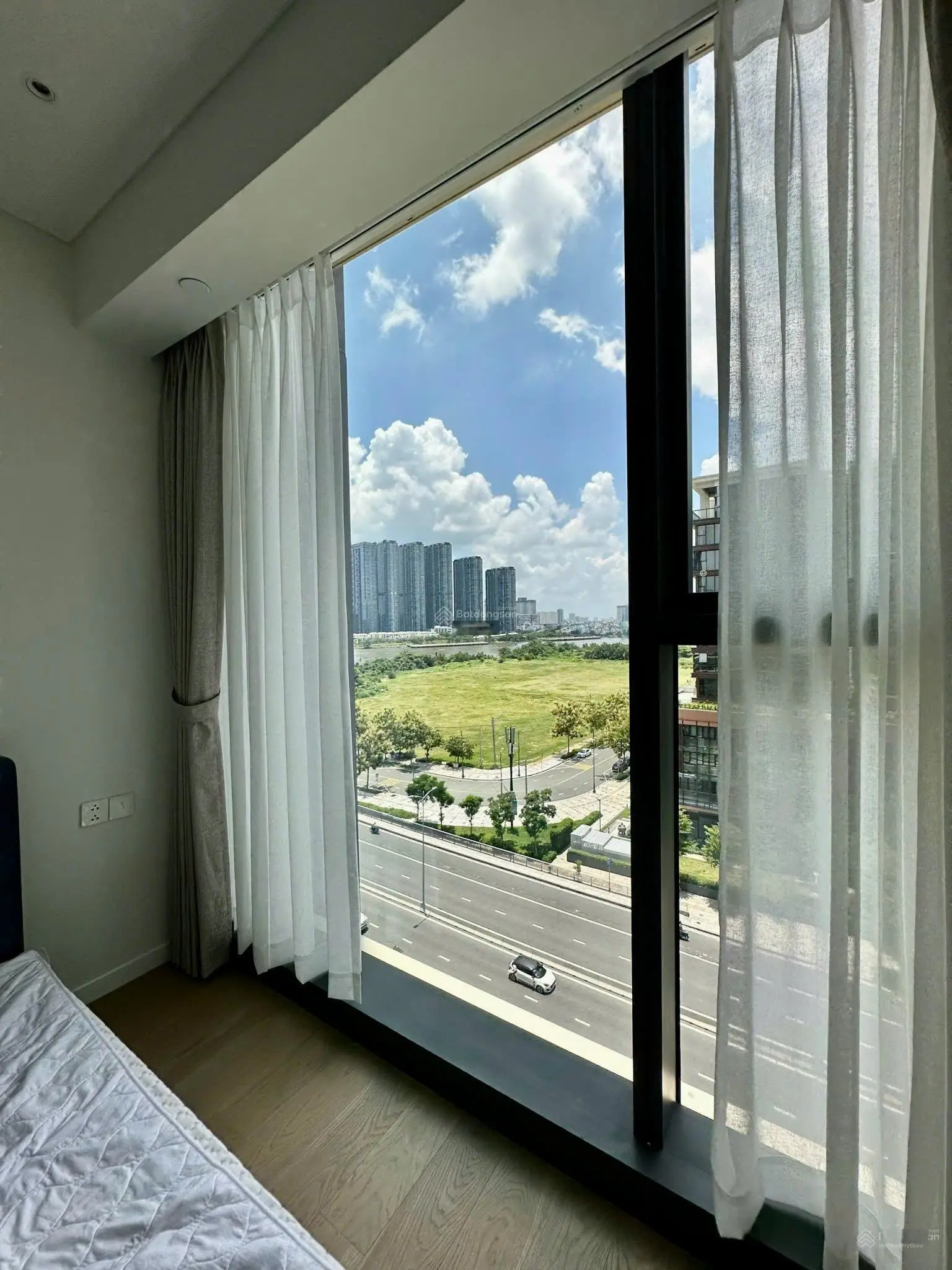 Bán căn 2PN The Opera view cực đẹp - Chủ nhà thiện chí bán - Gọi ngay có giá tốt
